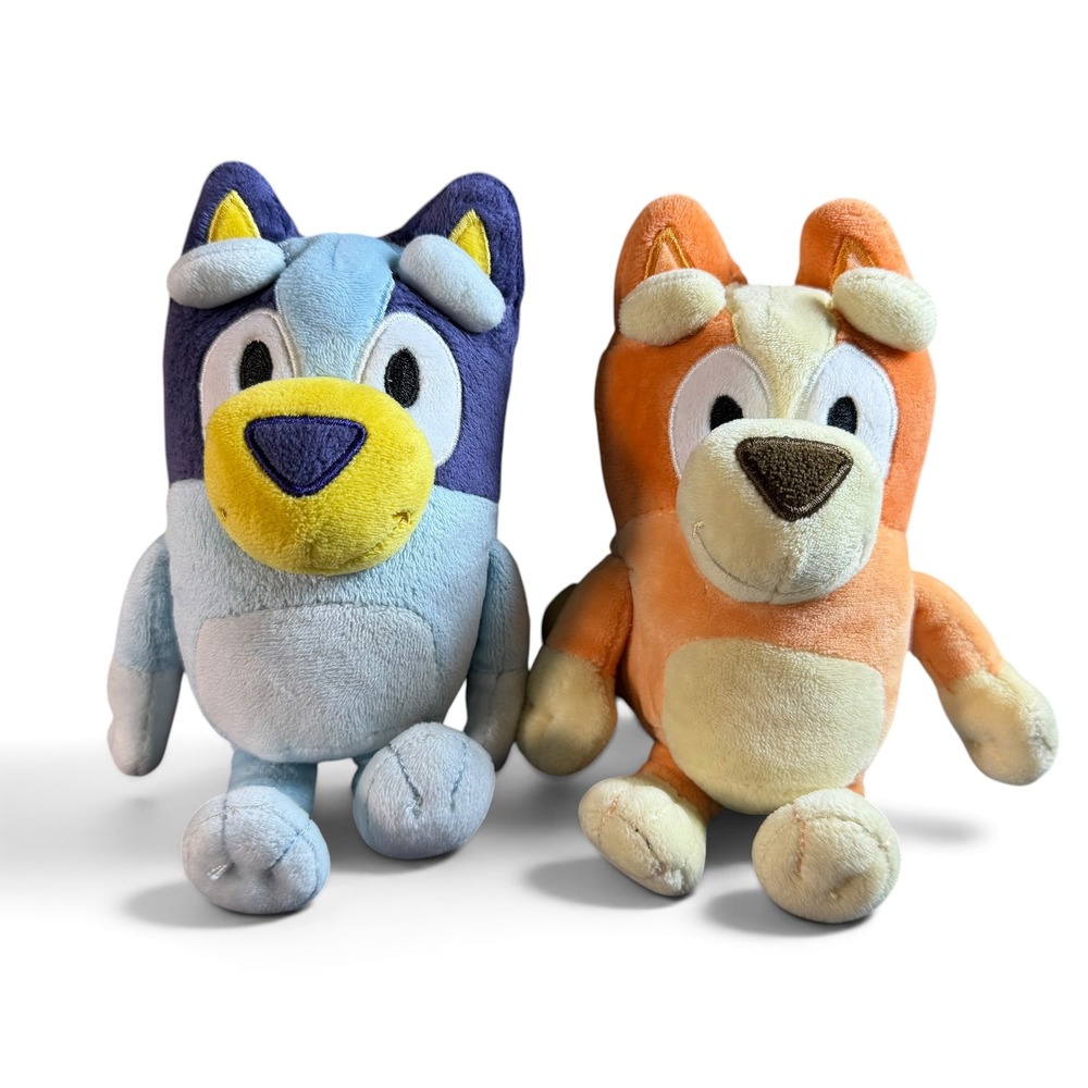 Bluey and Bingo Plush Toy Set Moose Toys 8 Inch Stuffed Animal Figures